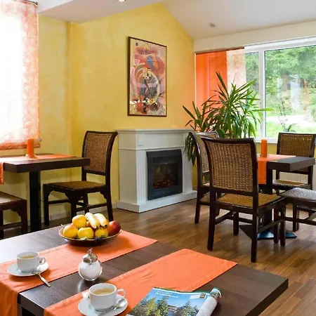 Komfortables In Mit Terrasse, Gemeinsamem Pool Und Garten Und Panoramablick 诺雷成奥